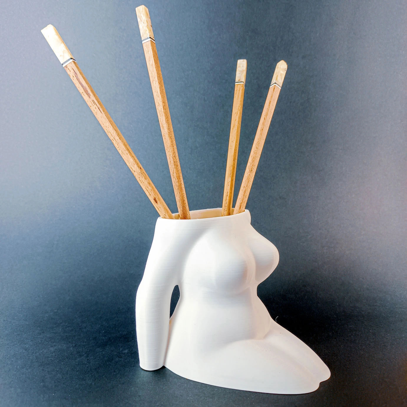 Ola - Pen Holder