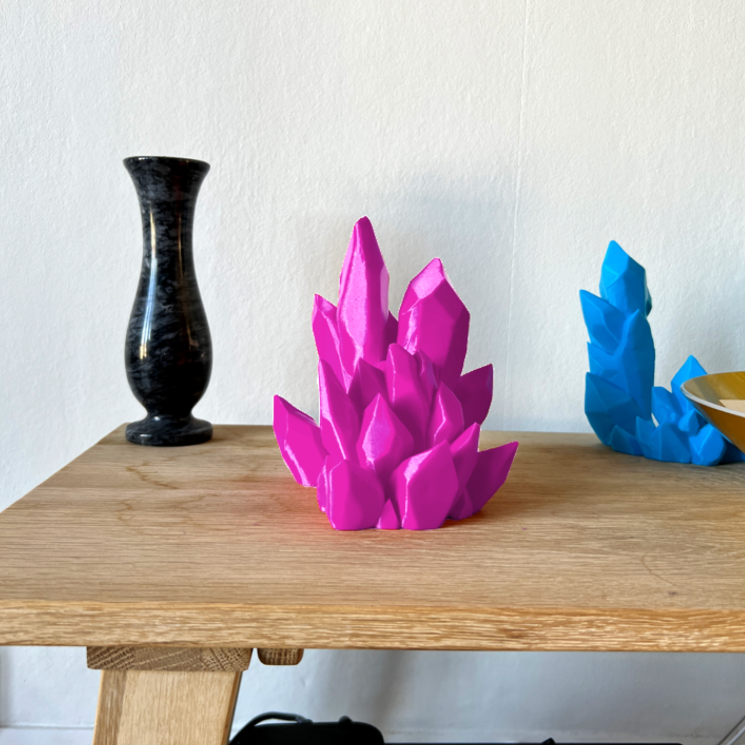 Crystal Controller Stand