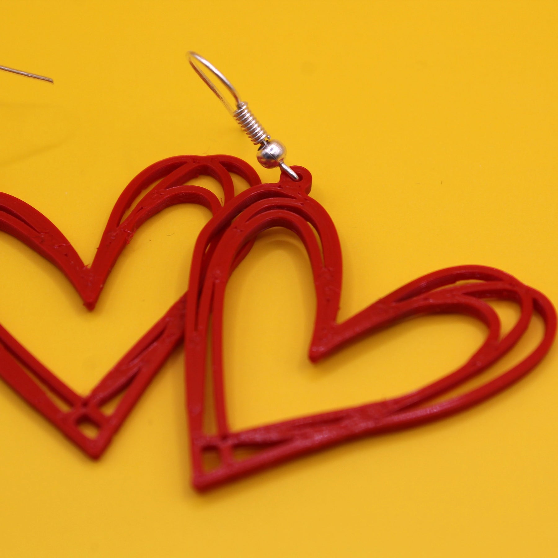 Sketched heart earrings - Pack of 24