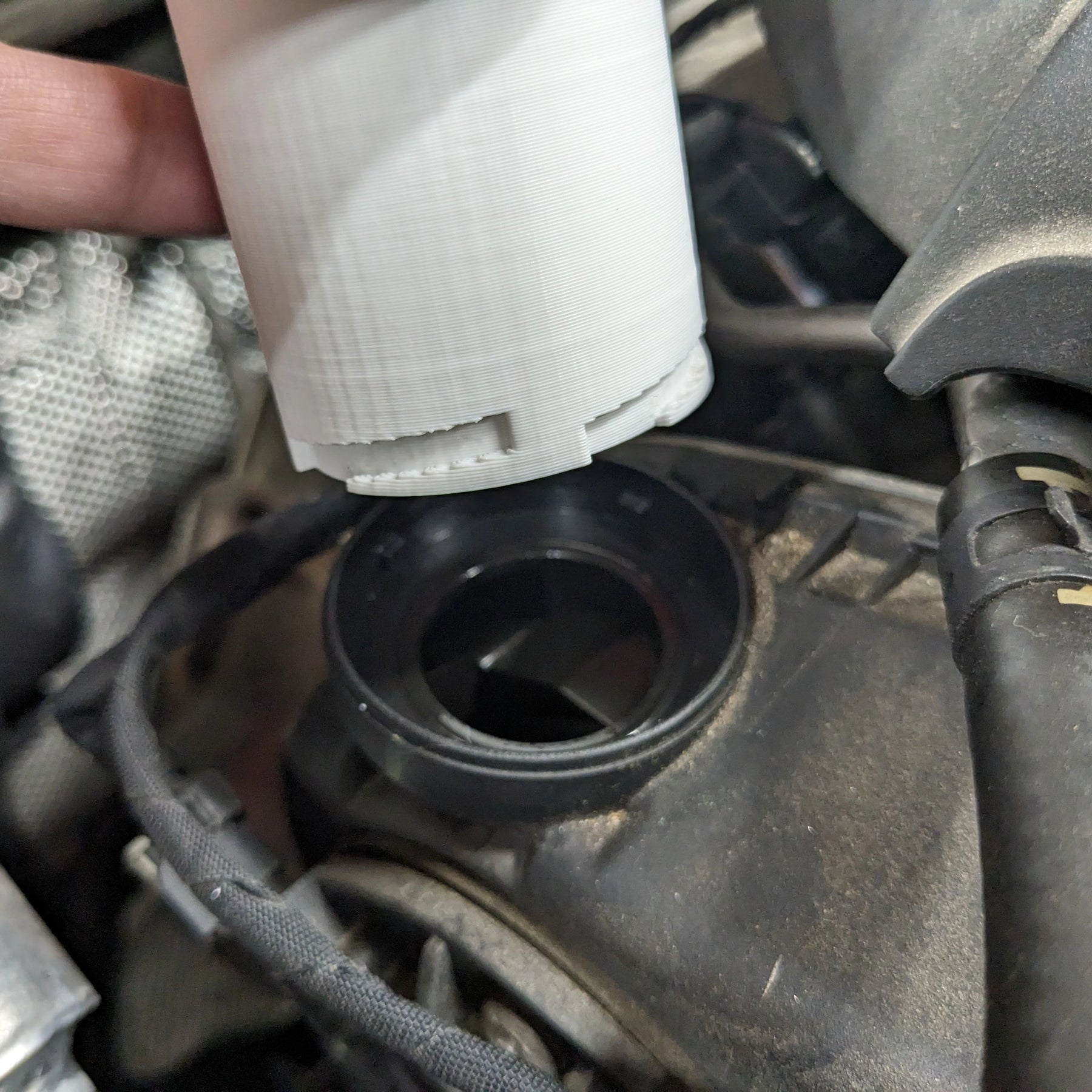 VW Twist Lock Oil Funnel