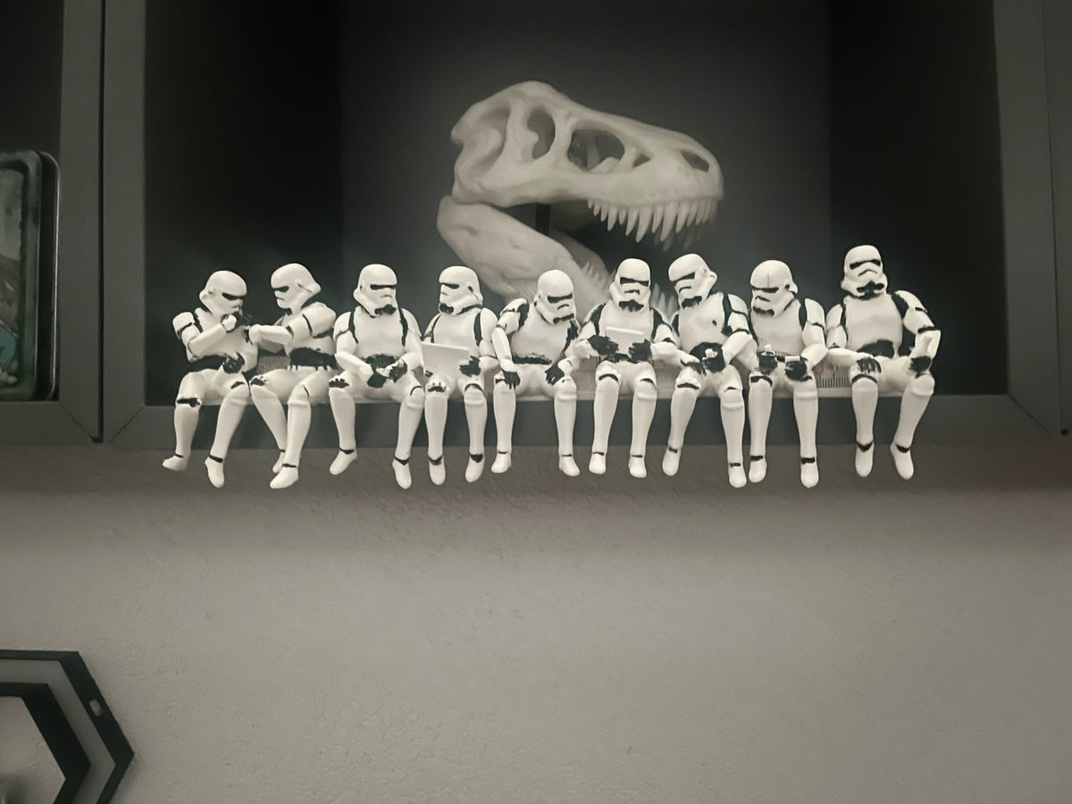 Lunch atop a shelf (StarWars Troopers)