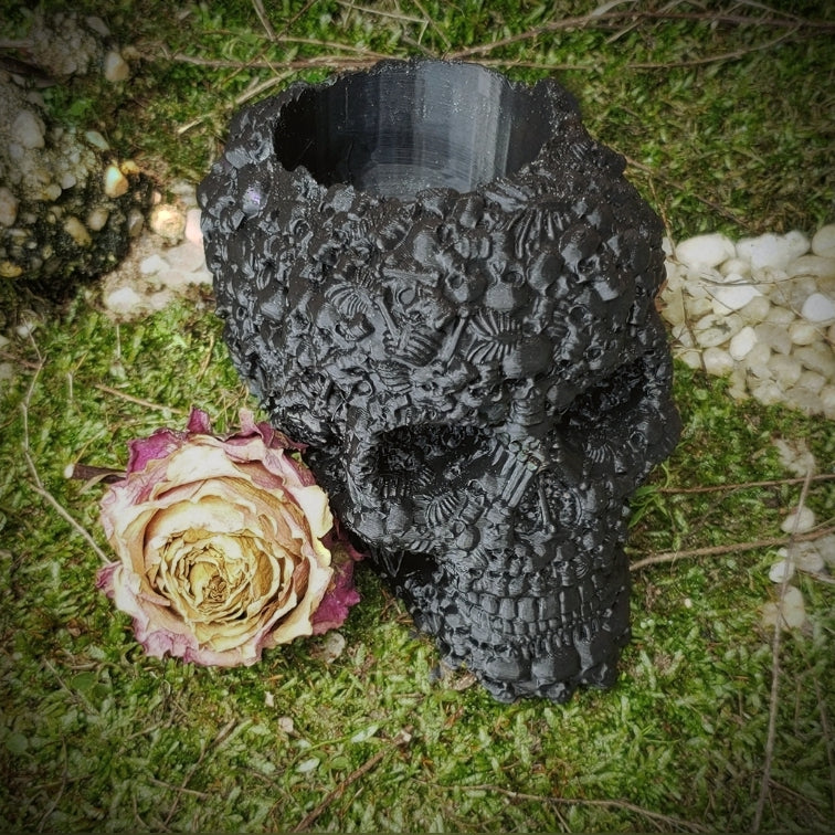 Catacombs Skull Planter