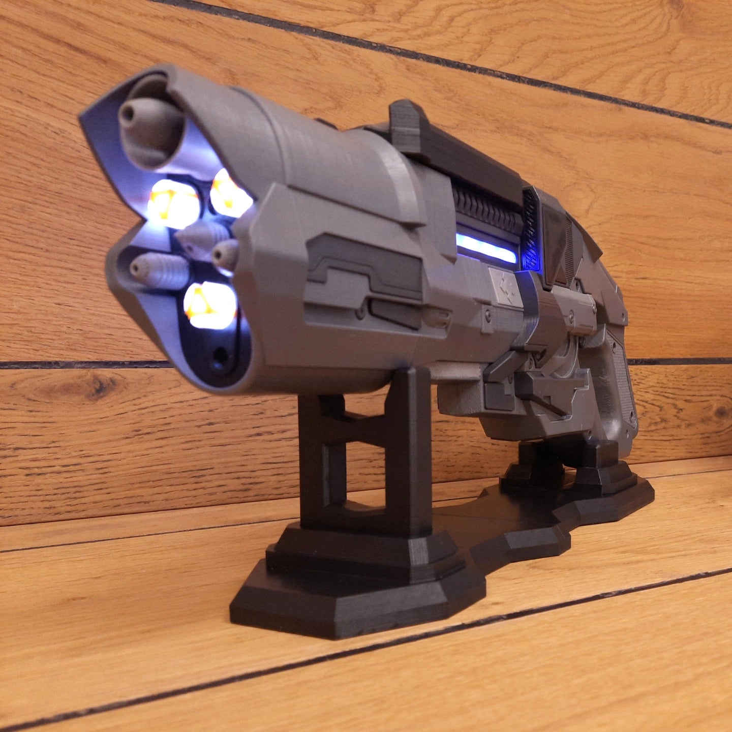 Captain Cold Gun - Legends Of Tomorrow - DIY KIT - With Stand