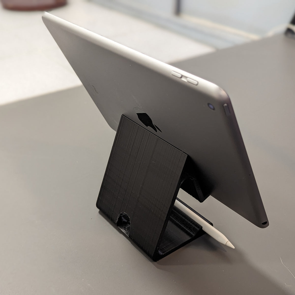 iPad & Apple Pencil Stand