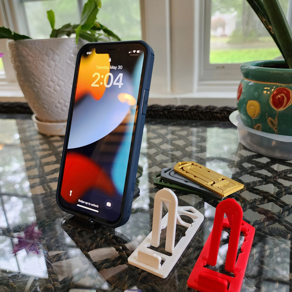 Foldable Phone Stand Keychain (Adjustable!)